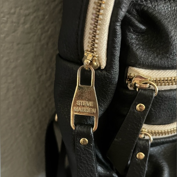 Steve Madden- black backpack with gold zippers and logos - Picture 7 of 7